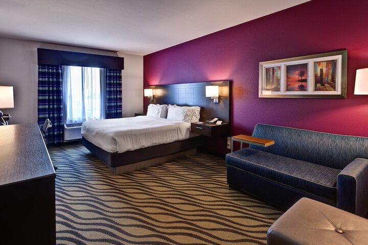 Holiday Inn Express Hutchinson by IHG