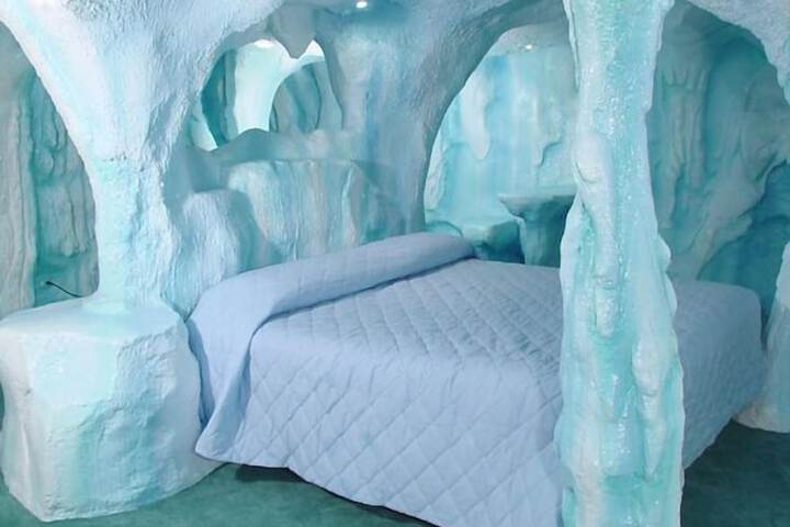 Wildwood Inn Tropical Dome & Theme Suites