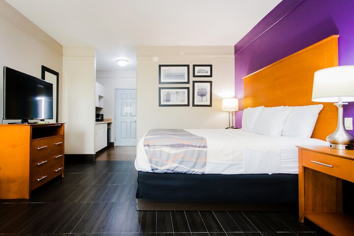 Room 22 of 32
