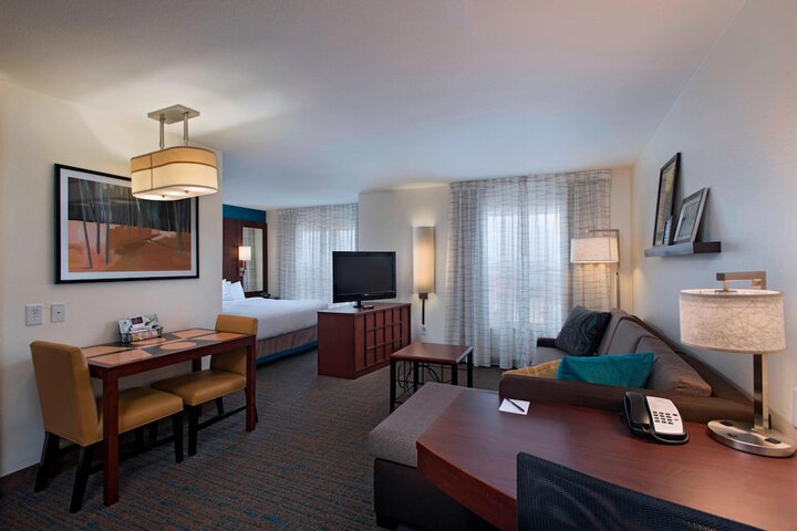 Room 14 of 23
