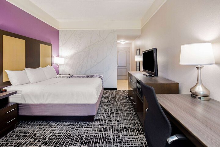 Room 16 of 35