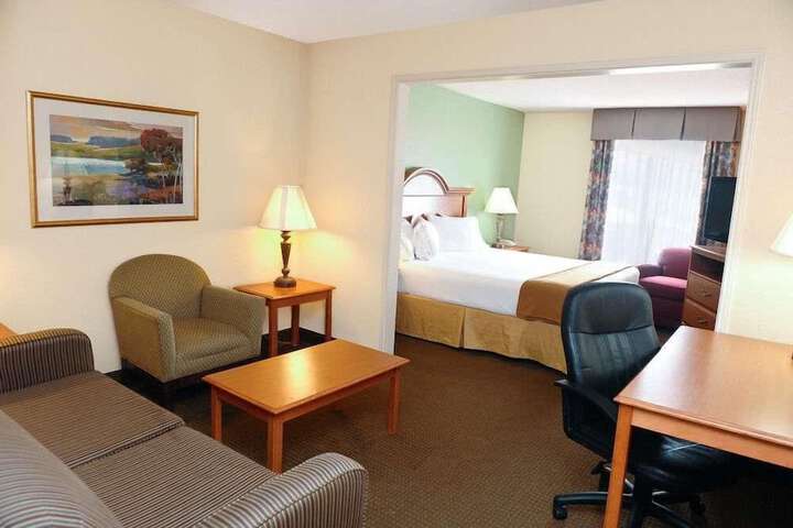Comfort Inn & Suites Fultondale Gardendale I-65