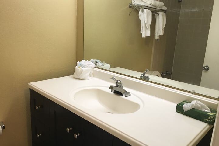 Ambassador Inn & Suites