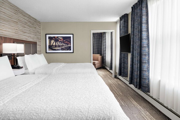 Room 43 of 60