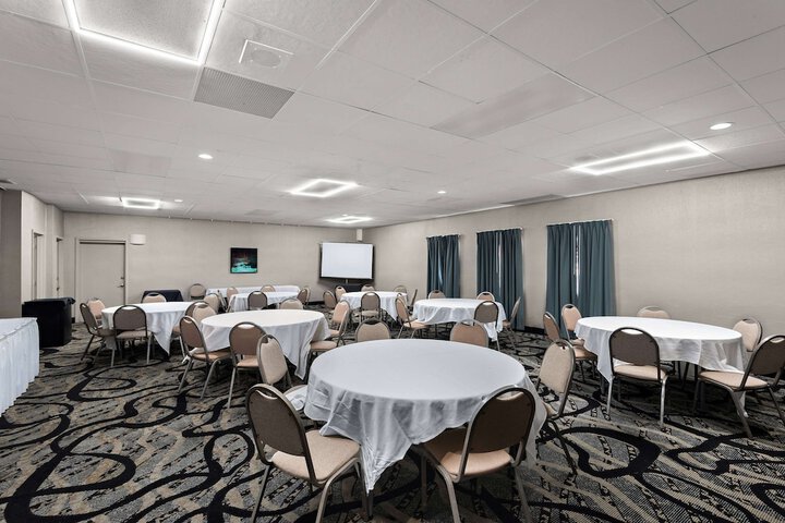 Wyndham Garden Ankeny / Des Moines