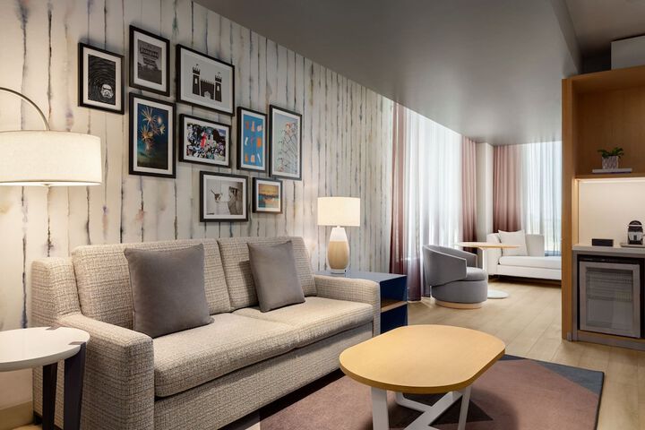 The Viv Hotel Anaheim, a Tribute Portfolio Hotel