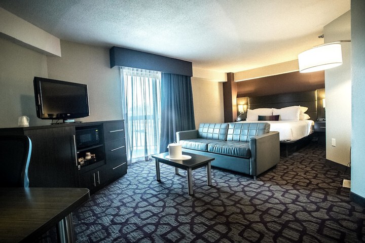 Room 52 of 102