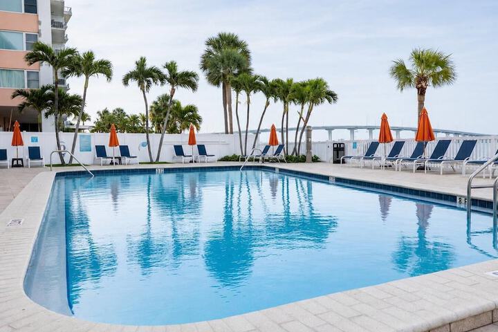 Dolphin Sands Clearwater Beach an Ascend Collection Hotel