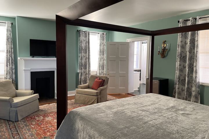 Room 98 of 170