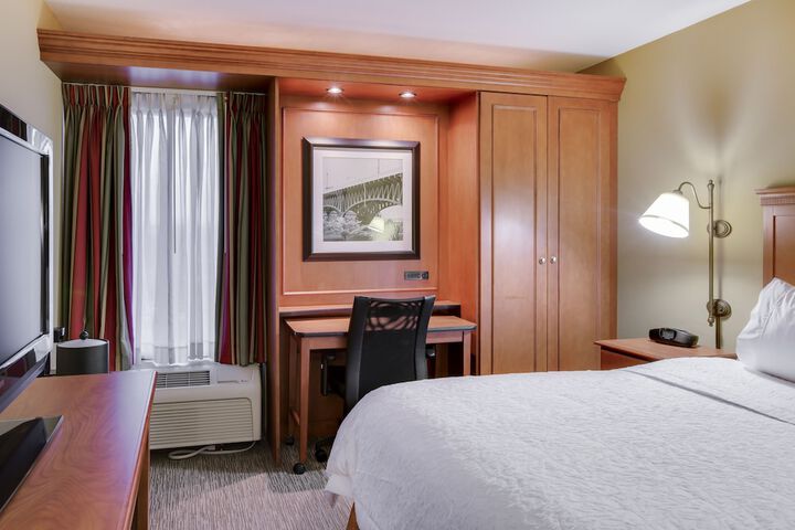 Room 9 of 46