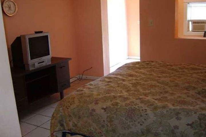 Room 12 of 22