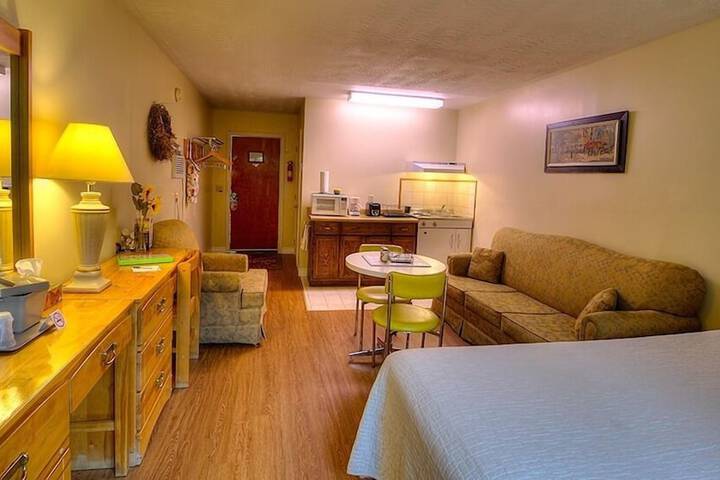 Room 12 of 32