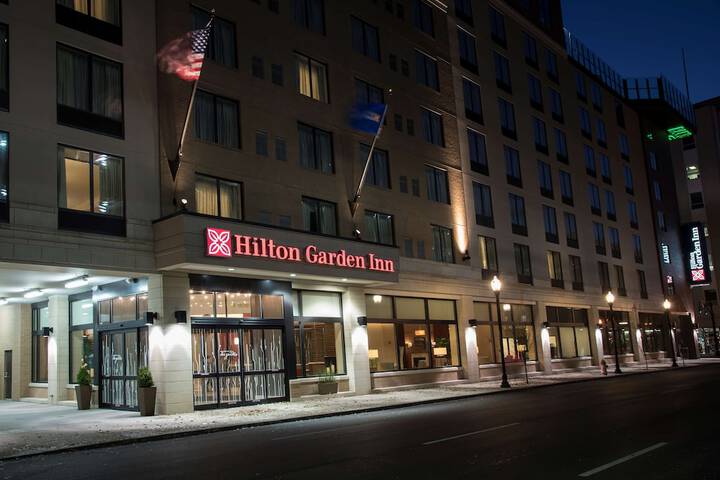 Hotel 4 of 80