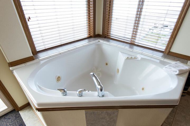 Hot Tub 97 of 127