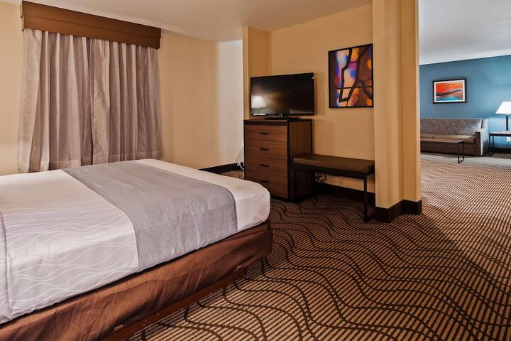 Best Western Plus Heritage Inn