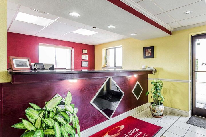 Econo Lodge Inn & Suites Matthews - Charlotte