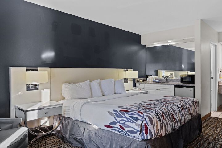 Room 51 of 63