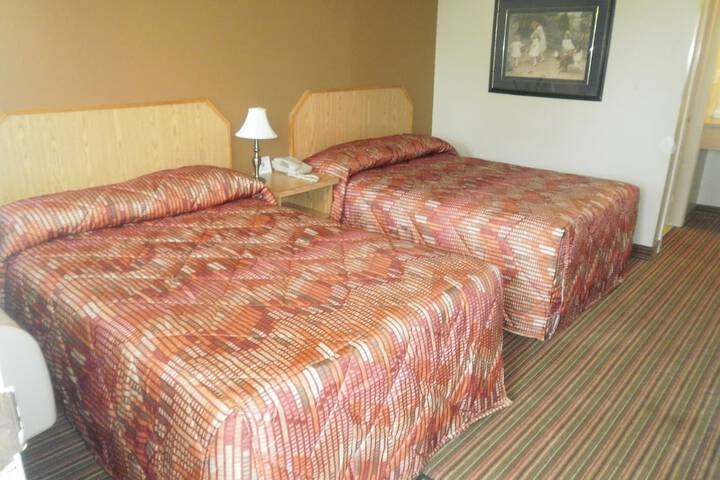 Room 5 of 9