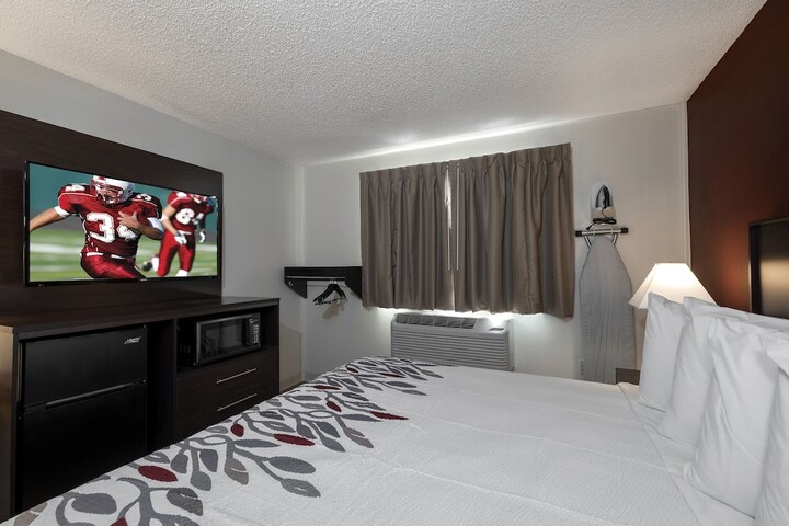 Room 25 of 38