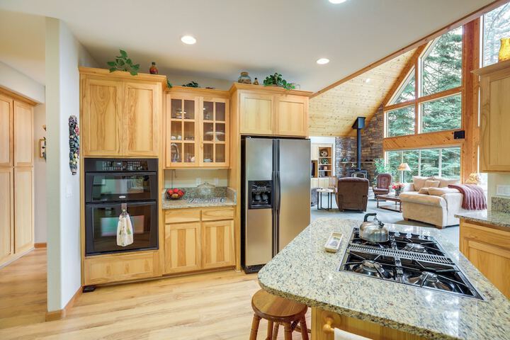 Cozy Chester Home w / Patio & Lake Access!