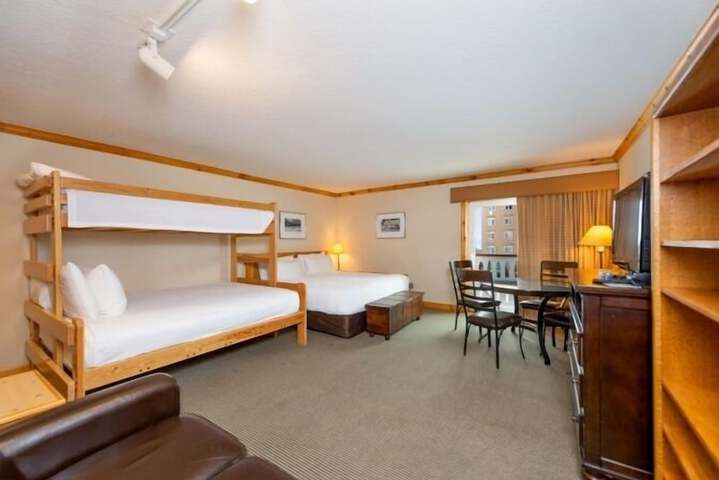 Selkirk Lodge