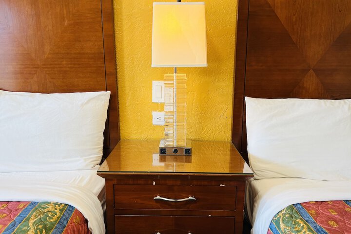 Room 15 of 21