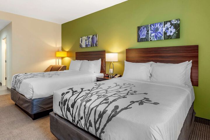 Room 8 of 28