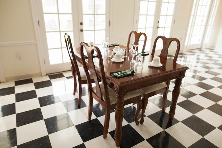 Dining 82 of 109