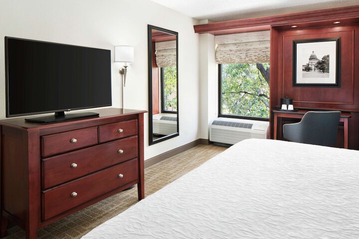 Room 17 of 31