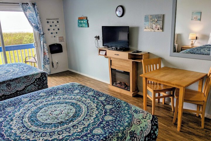 Silver Surf Motel