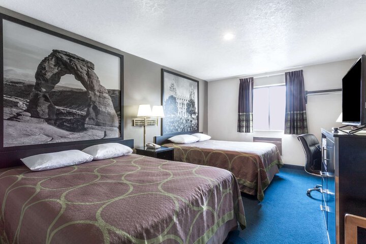 Room 12 of 15