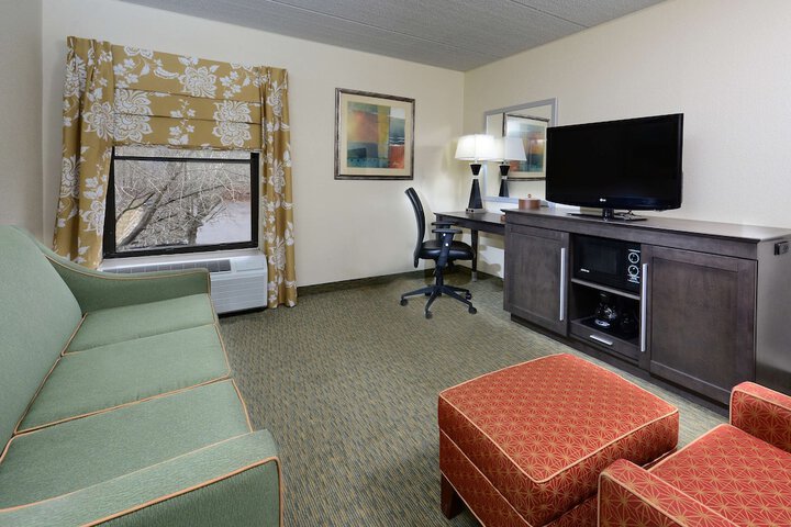 Hampton Inn Raleigh / Town of Wake Forest