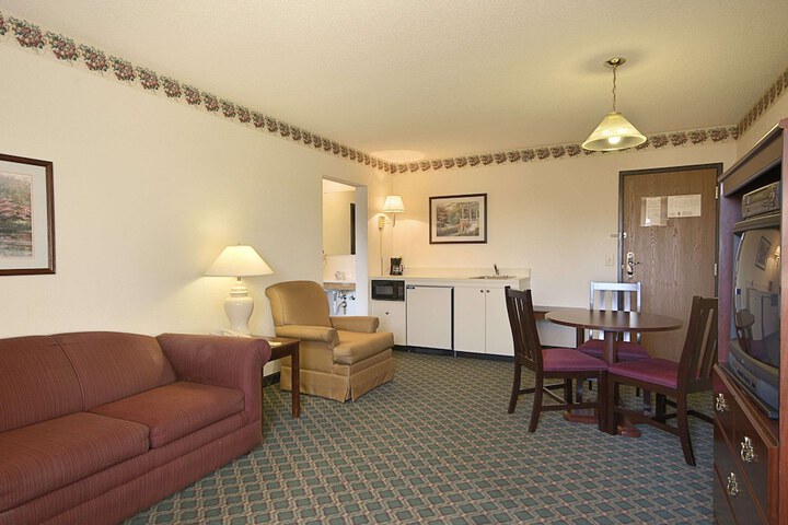Room 2 of 6