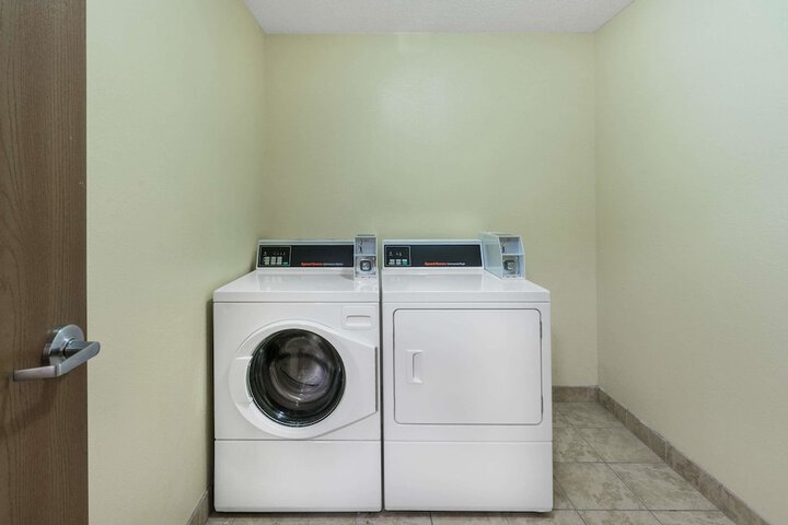 Room 8 of 15