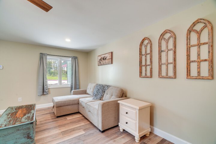 Studio Stay w / Deck in Missouri Wine Country