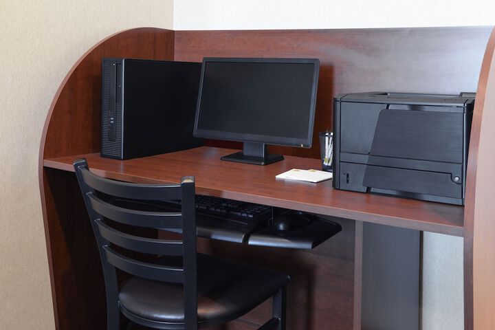 Business Center 26 of 27