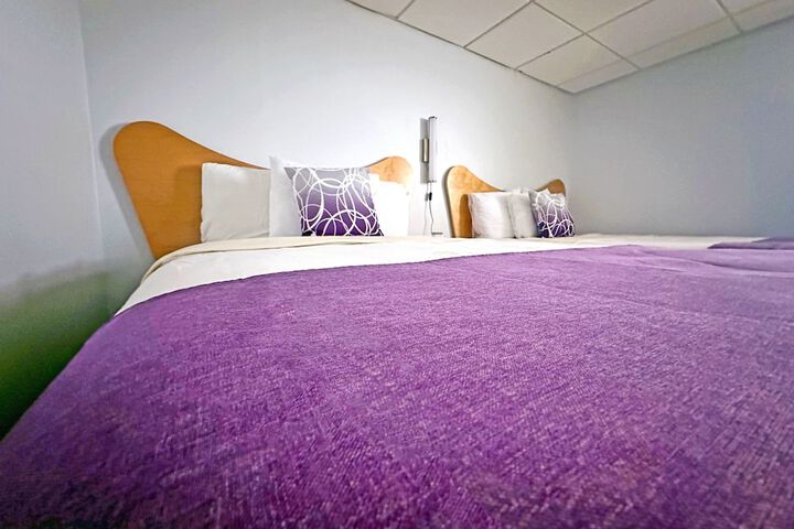 Room 30 of 77