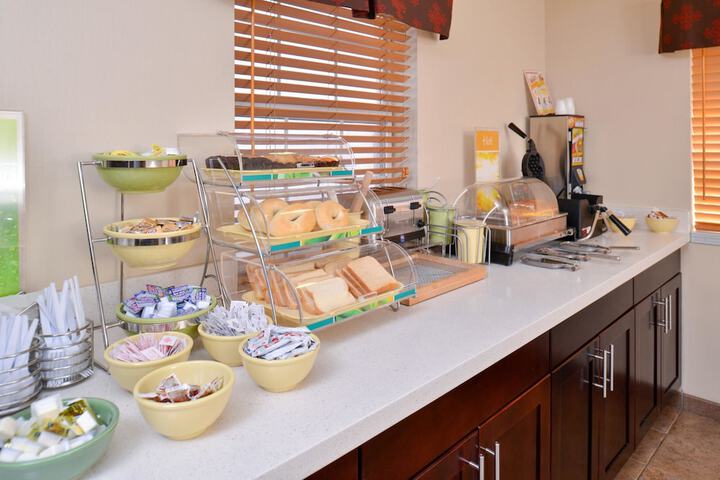 Breakfast/Coffee Service 22 of 23