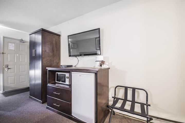 Room 16 of 43