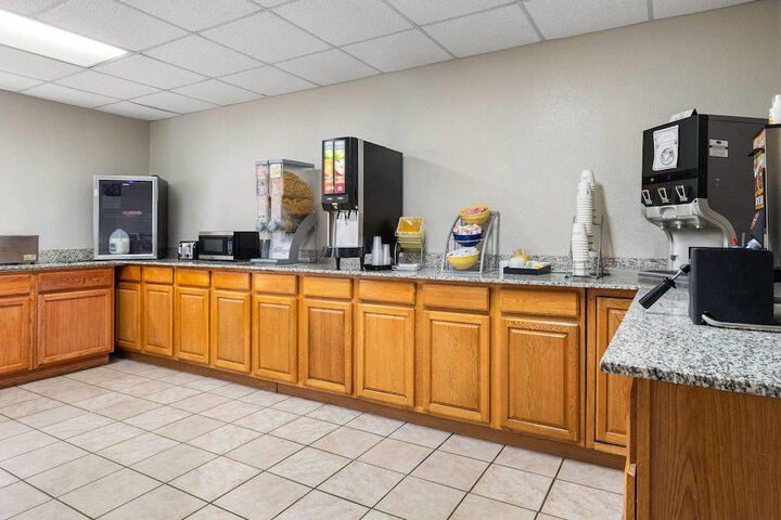 Days Inn by Wyndham Madisonville