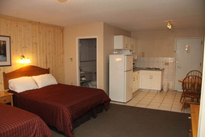 Aspen Village Inn