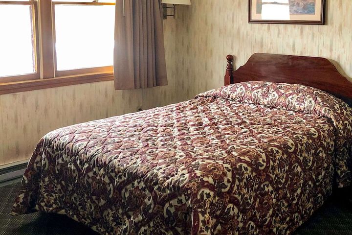 Room 24 of 29