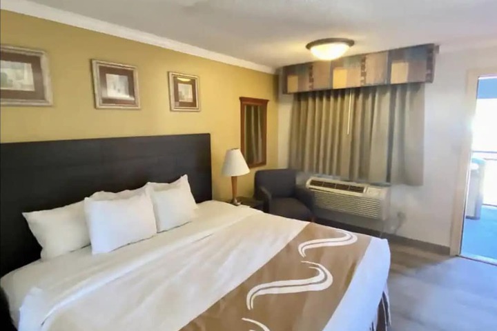 Room 13 of 15