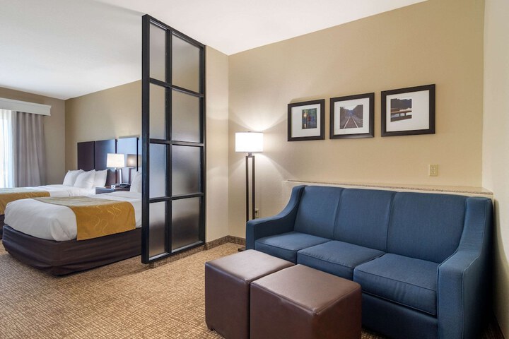 Room 25 of 43