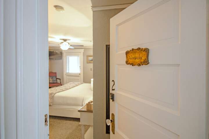 Room 12 of 37