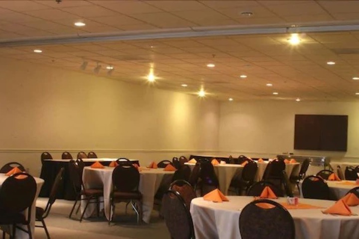 Ballroom/Hall 42 of 59