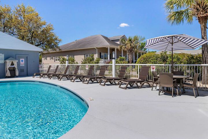 Comfort Suites Southport - Oak Island