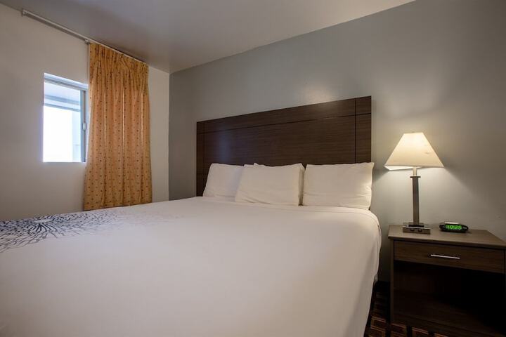 Room 17 of 29