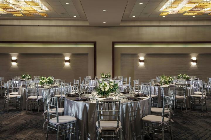 Ballroom/Hall 83 of 87