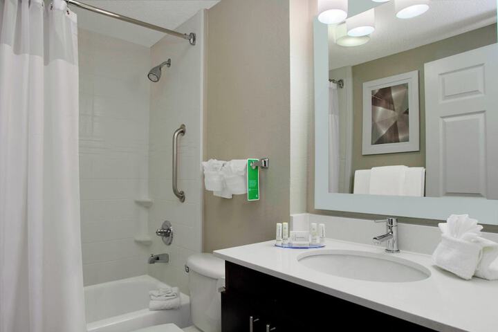 Room 20 of 33